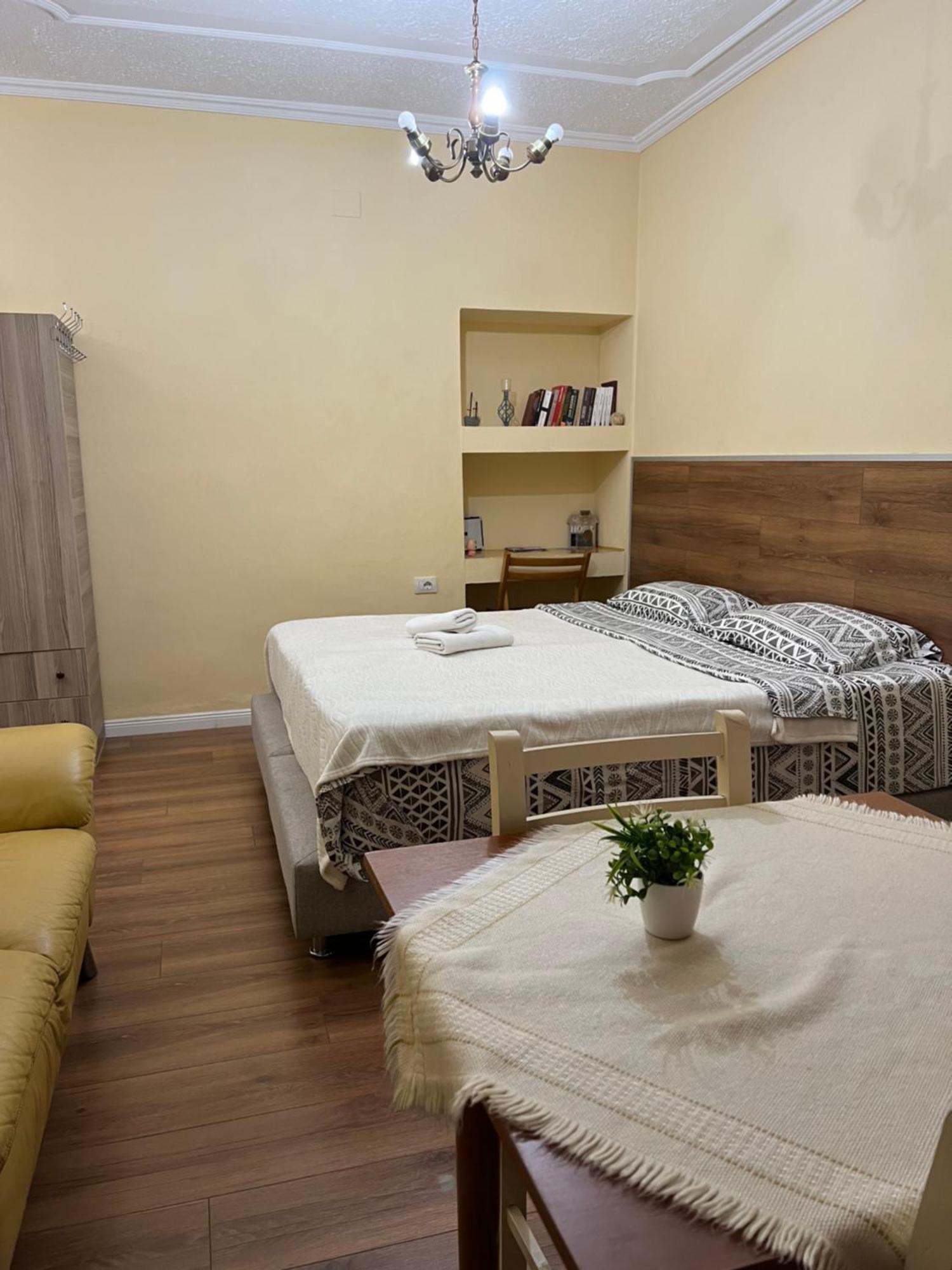 Alle'S M Shyri Studio Apartment Tiranë Ngoại thất bức ảnh